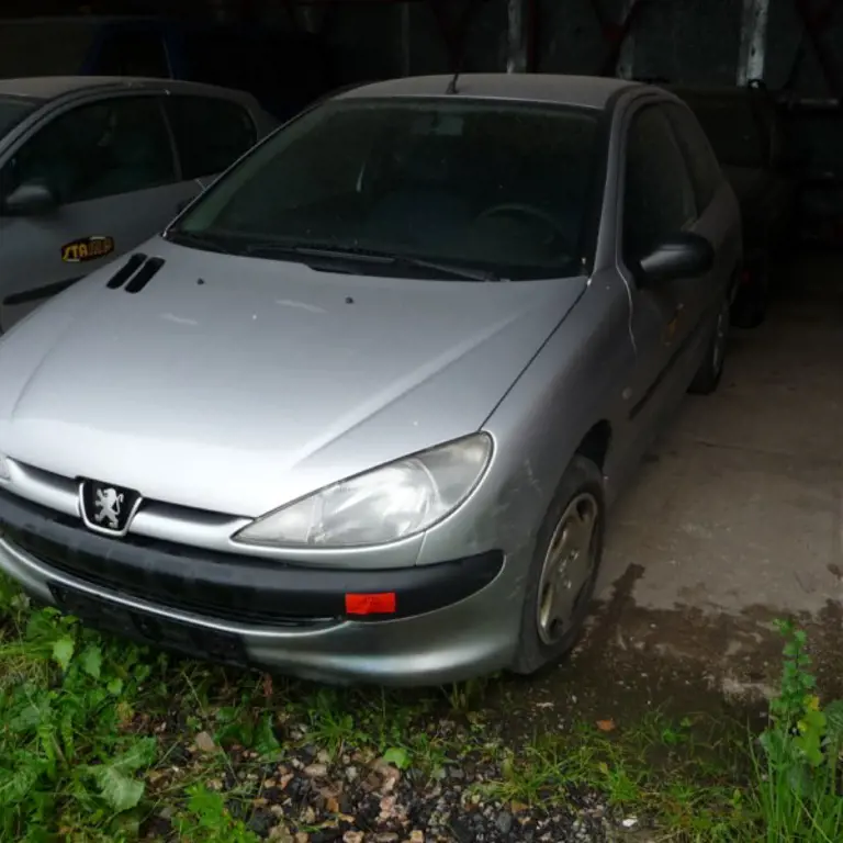 1 Pkw Peugeot 206 Hatchback 2CHFXF